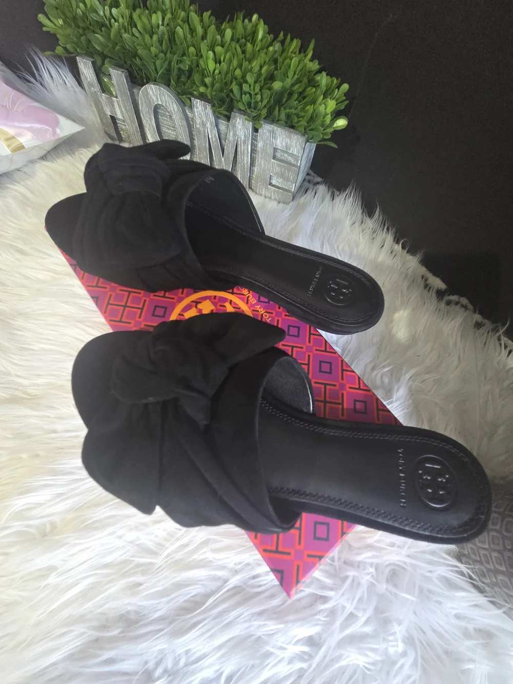 Tory Burch Annabelle Black Suede Bow Slide Sandals. Size 7